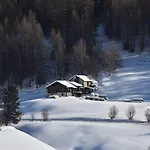 St. Michael 4*