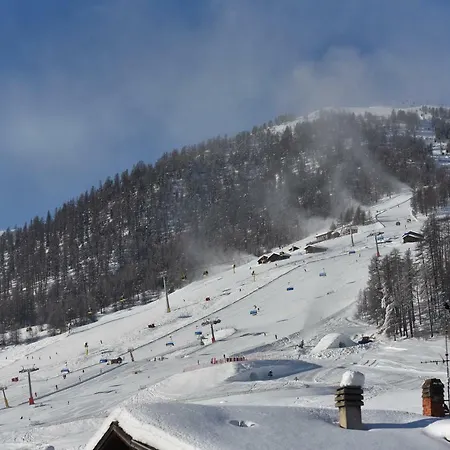 St. Michael 4* Λιβίνιο